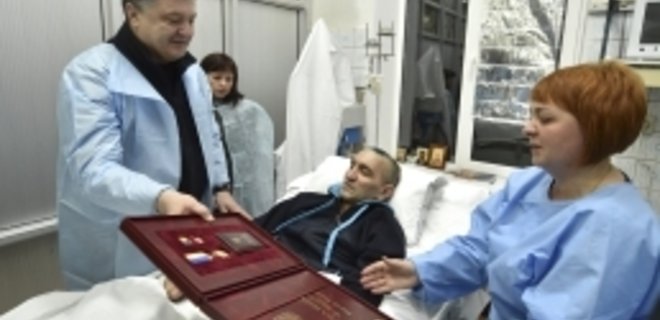 Полковник, удерживавший Саур-Могилу, получил Звезду Героя Украины - Фото