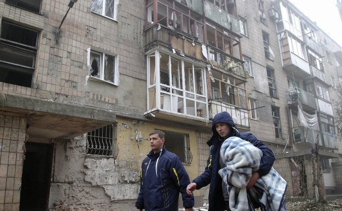 Донецк в руках террористов: разрушенные дома и метровые воронки
