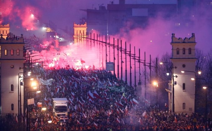 "Ruska kurwa": В Варшаве националисты устроили беспорядки