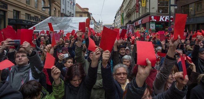 В Праге прошел марш под антироссийскими лозунгами - Фото