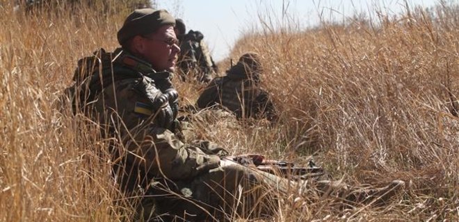 В Донецкой области пограничники обнаружили тайник с боеприпасами - Фото