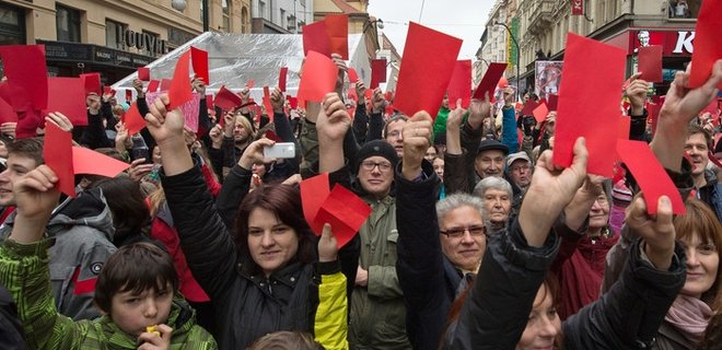 В Праге прошла акция протеста против политики президента Чехии - Фото