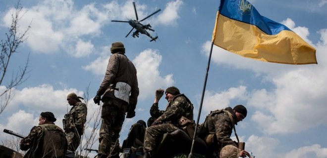 Более трети украинцев за прекращение перемирия в зоне АТО - опрос - Фото