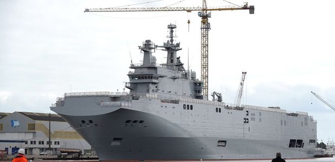 Корабль Mistral может быть угнан российскими моряками - Le Figaro - Фото
