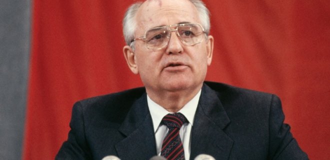 Горбачев:  Путин начинает мнить себя Богом - Фото