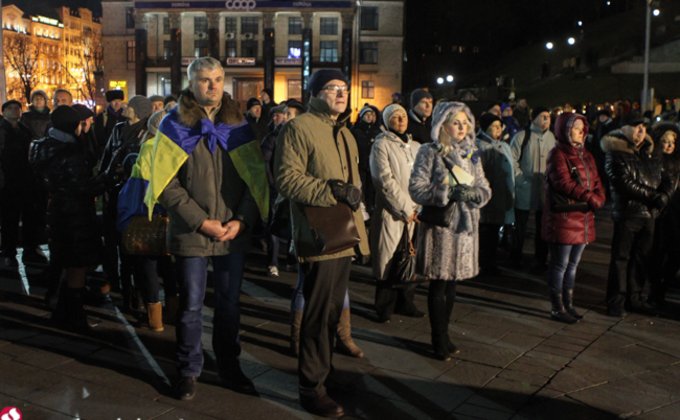 Вечерний Майдан в Киеве: фото с митинга