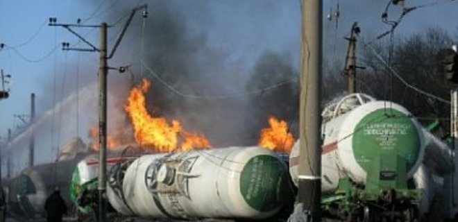В железнодорожном депо Харькова взорвалась цистерна - СМИ - Фото