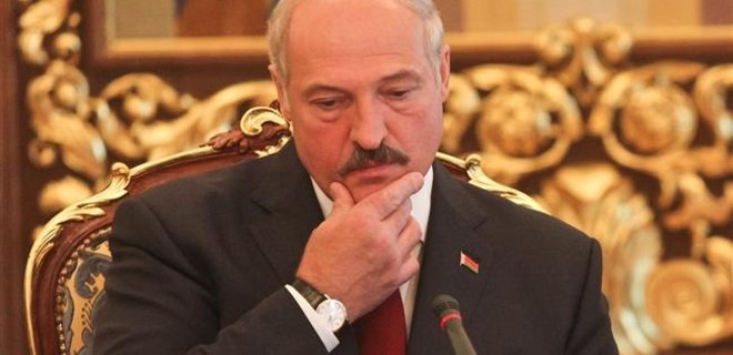 Лукашенко перенес операцию на коленном суставе - Фото