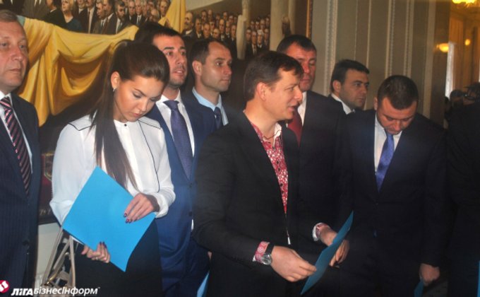 Комбаты, активисты, регионалы, сын Порошенко: фото из новой Рады