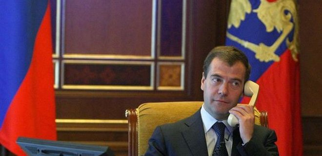 Между Медведевым и Яценюком состоялся телефонный разговор - Фото