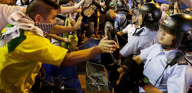Протесты в Гонконге: новые стычки, есть раненые и задержанные - Фото