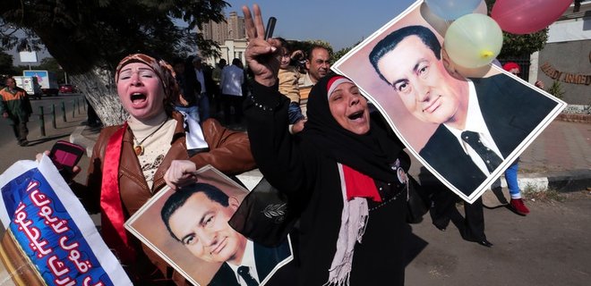 В Египте суд снял обвинения с экс-президента Хосни Мубарака  - Фото