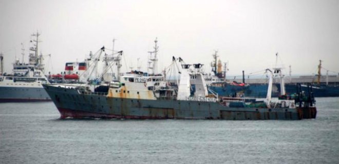 В Беринговом море затонул южнокорейский траулер, 27 погибших - Фото