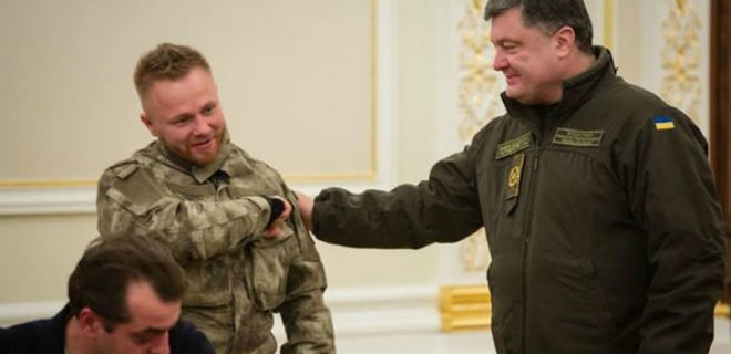 Беларус-разведчик из батальона Азов получил украинский паспорт - Фото