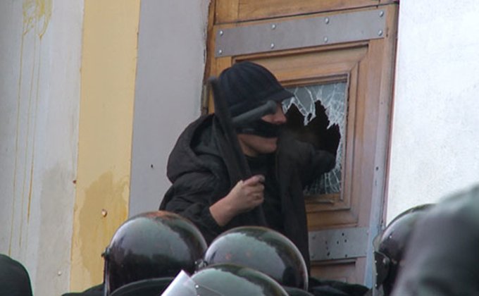 Столкновения в Виннице: демонстранты требуют отставки губернатора