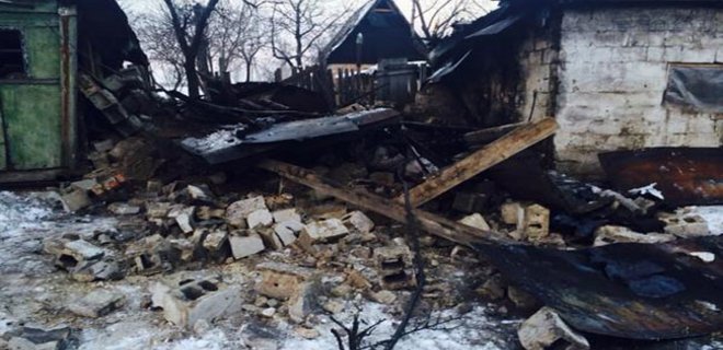 В Донецке обстреляны три района, есть новые жертвы и разрушения - Фото