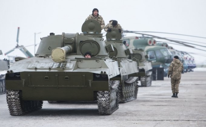 Бойцы АТО получили танки, БТР, САУ и вертолеты: фото