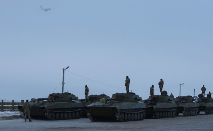 Бойцы АТО получили танки, БТР, САУ и вертолеты: фото