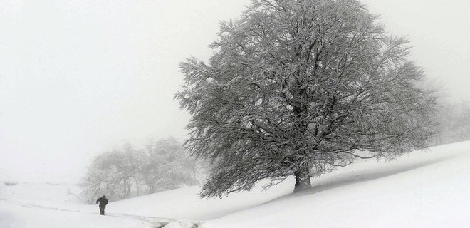 Погода в Украине: потепление, гололедица и снег - Фото