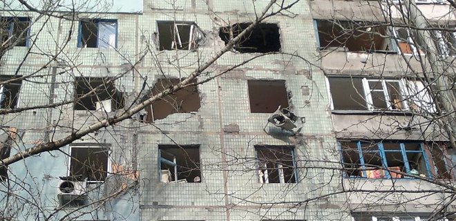 Террористы обстреляли Авдеевку: двое убитых  - Фото