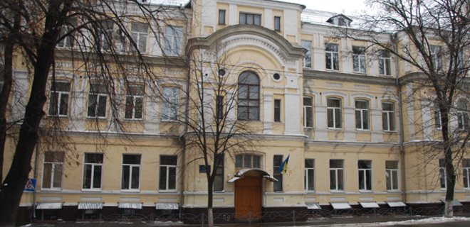 В киевской гимназии на Печерске вспыхнул конфликт - Фото