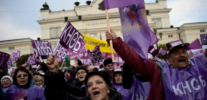 В Болгарии протестуют против повышения пенсионного возраста - Фото