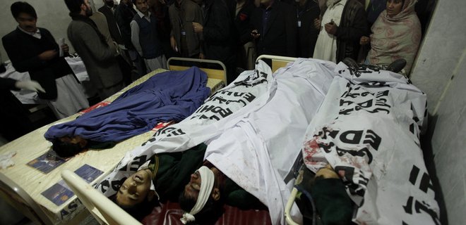 Убийство школьников в Пакистане: минимум 126 жертв   - Фото