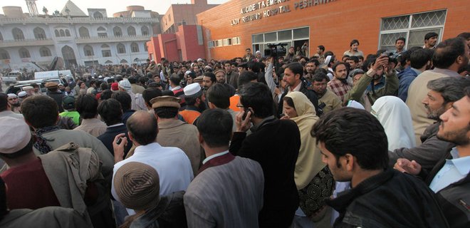 Захваченная талибами пакистанская школа освобождена: 140 погибших - Фото