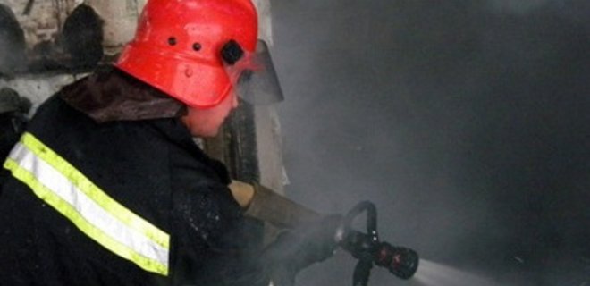 Ночью в Киеве горел гостинично-ресторанный комплекс - Фото