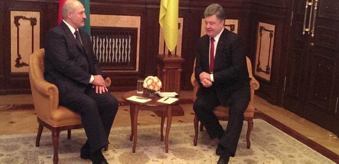 Порошенко поблагодарил Лукашенко за поддержку целостности Украины - Фото