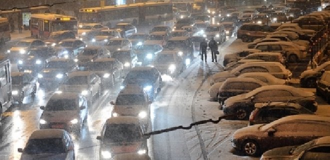 В Москве снегопад парализовал движение, произошло свыше 500 ДТП - Фото