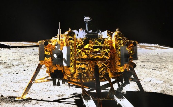 Лунная программа КНР: новые фото поверхности и аппаратов