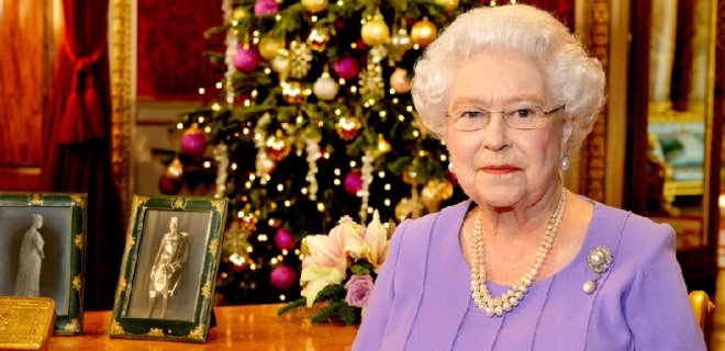 Королева Великобритании призвала к примирению - Фото
