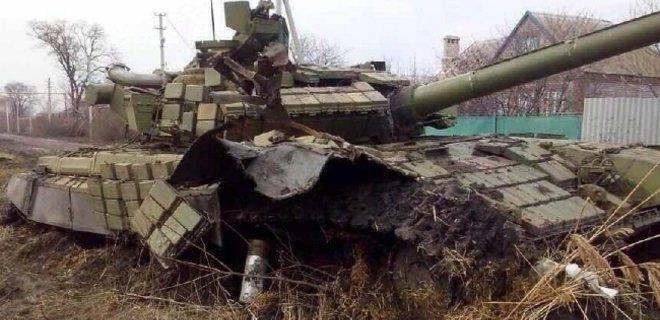 Под Мариуполем уничтожен танк боевиков и восемь военных РФ - Фото