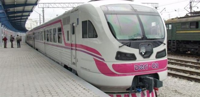 Беларусь вслед за Украиной отменила поезд в Крым - Фото