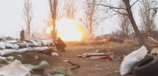 Боевики полчаса из танка обстреливали Пески - штаб АТО - Фото
