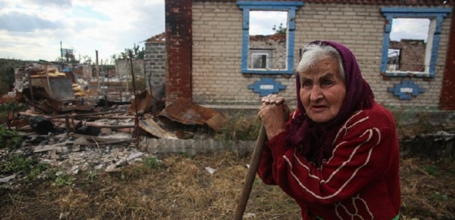 На Луганщине в результате обстрела боевиками ранена женщина - Фото