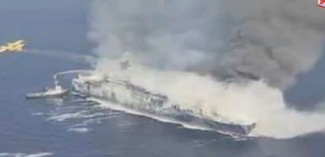 На борту горящего у берегов Греции парома были 2 украинки - МИД - Фото