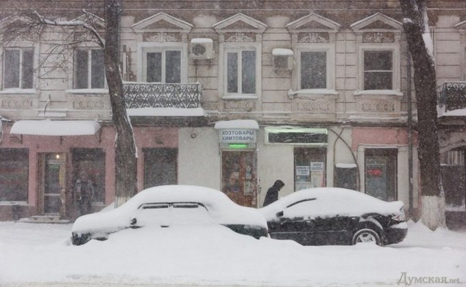 Снежная буря, парализовавшая Одессу: фото и видео