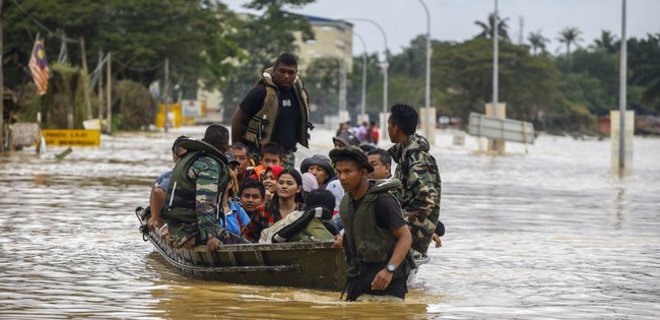 Наводнение в Малайзии: более 220 тыс. человек покинули свои дома - Фото