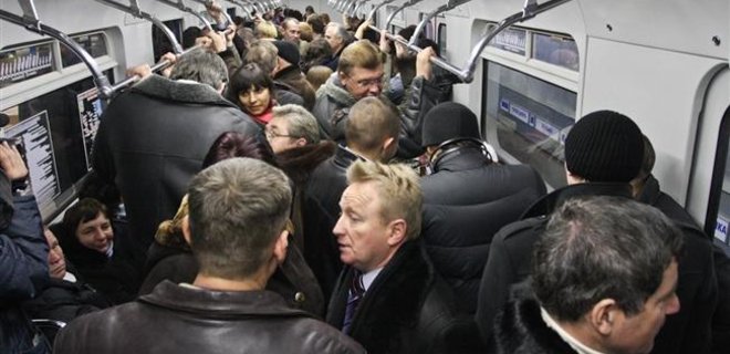 В новогоднюю ночь работу столичного метро продлят до 3:30 - Фото