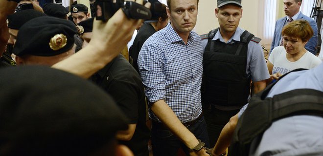 Навального доставили в суд Москвы для объявления приговора  - Фото