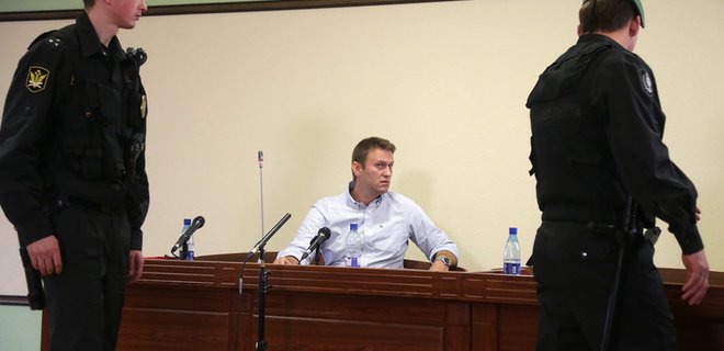 Алексей Навальный приговорен к 3,5 годам заключения условно - Фото