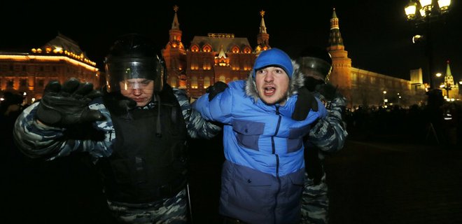 Полиция отпустила большинство задержанных на акции в Москве - Фото