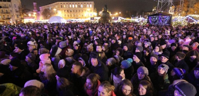 40 тысяч украинцев встретили Новый год на Софийской площади - Фото