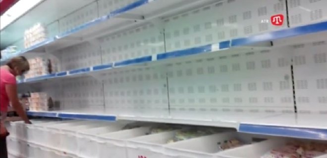 Во многих маркетах Крыма вновь исчезла молочная продукция - Фото