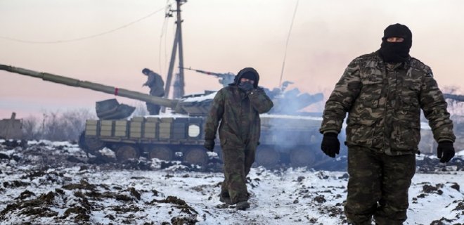 За ночь боевики обстреляли украинских военных 34 раза - штаб - Фото