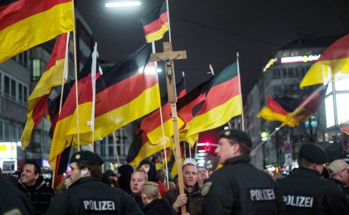 Митинги в Германии против исламизации и за толерантность: фото