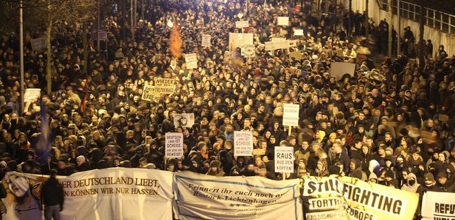 В Германии прошли акции против антиисламского движения Pegida - Фото