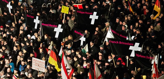 В Дрездене прошел марш против иммиграции мусульман в Европу - Фото